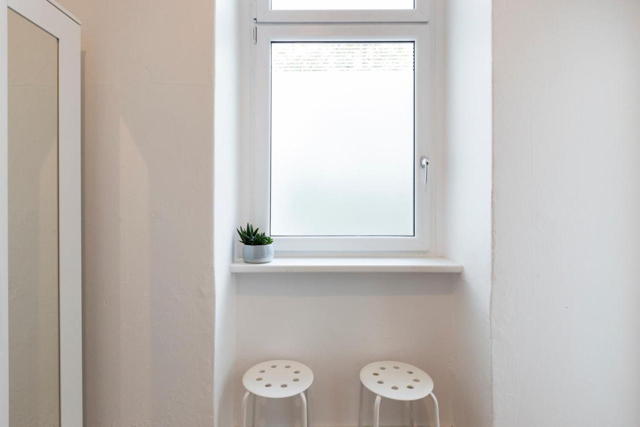 Feels Like Apartment